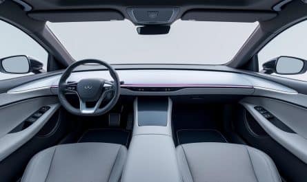explorez l’intérieur intelligent et élégant de cette exceptionnelle voiture électrique chinoise, fruit d’une collaboration innovante avec huawei, alliant technologie avancée et design raffiné.